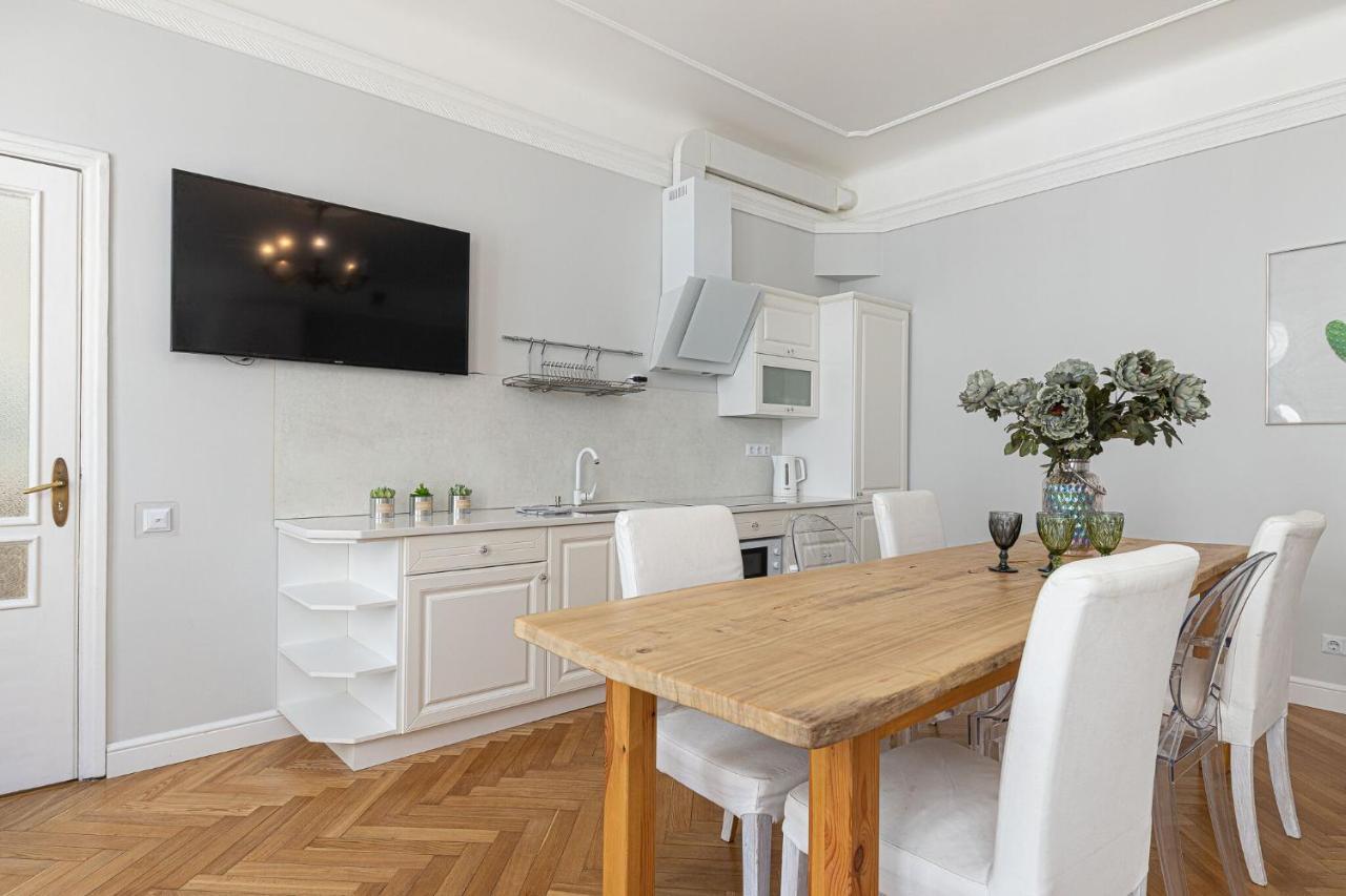 Modern History Apartment Tallinn Ngoại thất bức ảnh